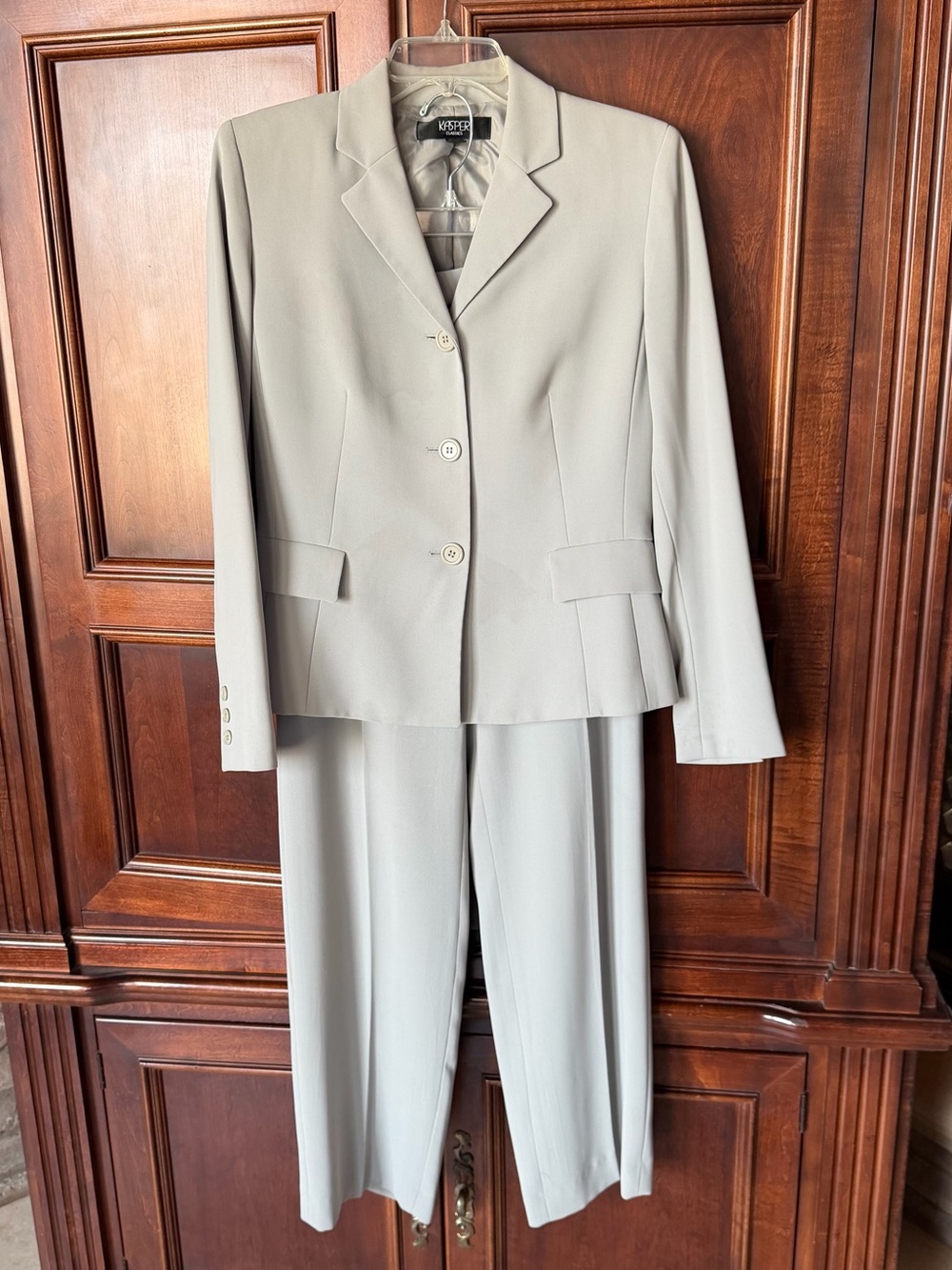 Kasper Light Gray Women's Lined Blazer and Pants Set Size 6